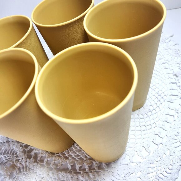 Tupperware Tall Tumblers Set of 5 Harvest Gold 8 oz Juice Cups 873 Vintage 70s - Picture 4 of 11
